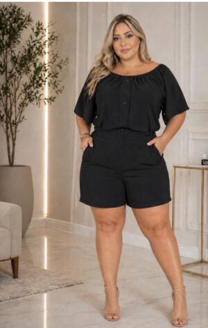 Conjunto Feminino Plus Size Blusa Manga Fluida e Shorts com Bolso em Crepe Duna - Preto